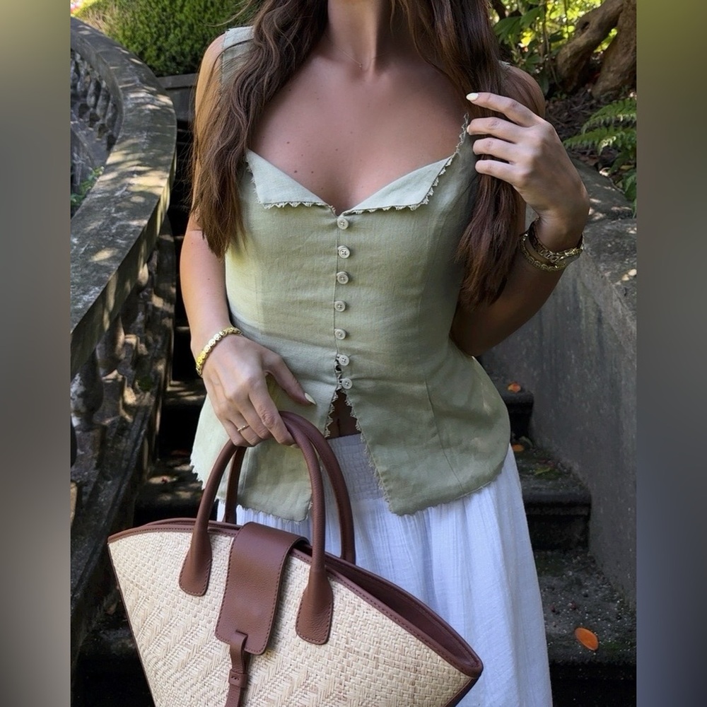 Reformation Viola Linen Top In Avocado, brand new, never worn, no flaws.